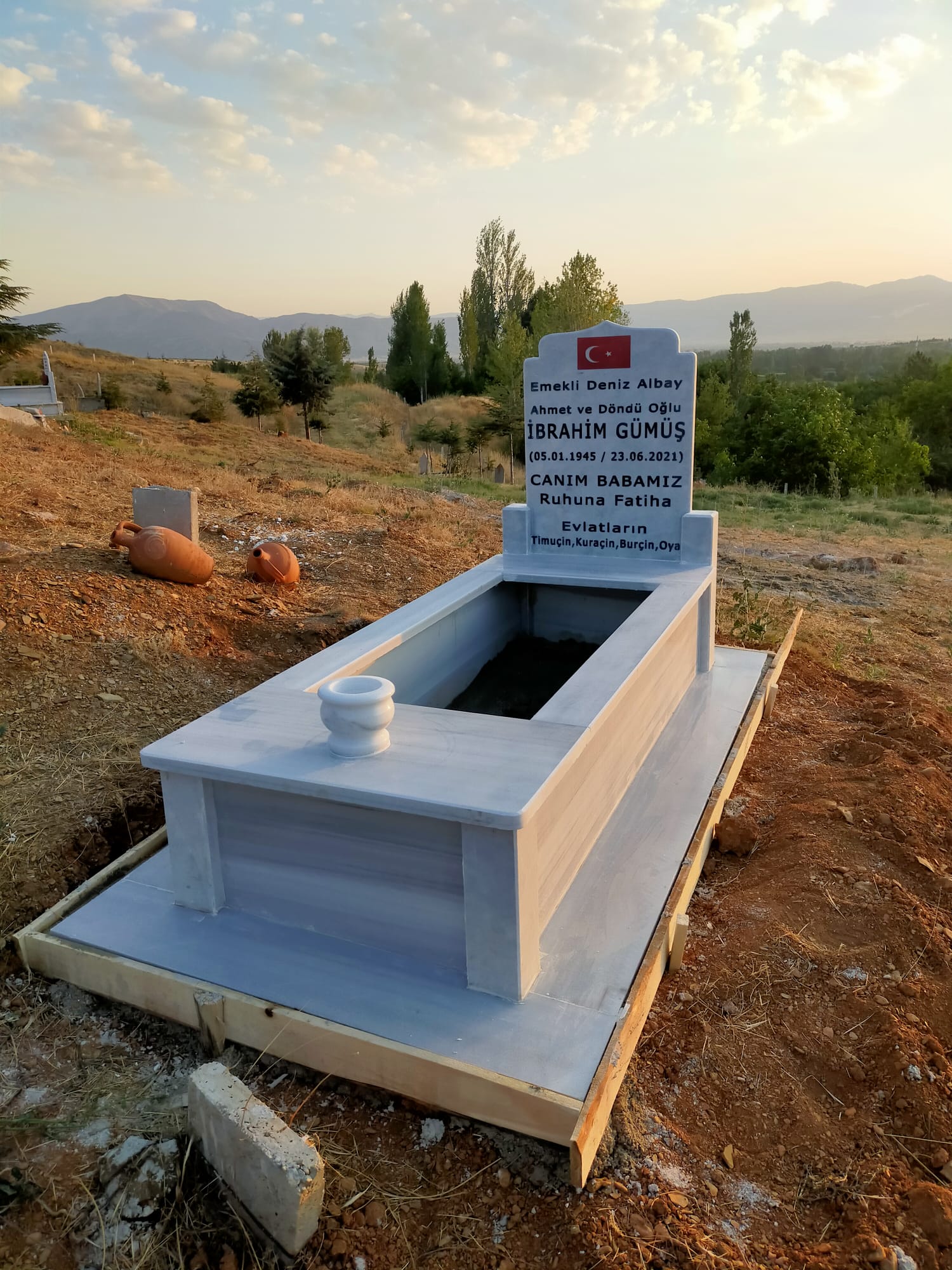 WhatsApp Image 2025-10-26 at 21.43.47 (4) - Şarkikaraağaç mezar taşı